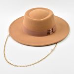 Chapeau-femme-a-chaine-doree-picture-3