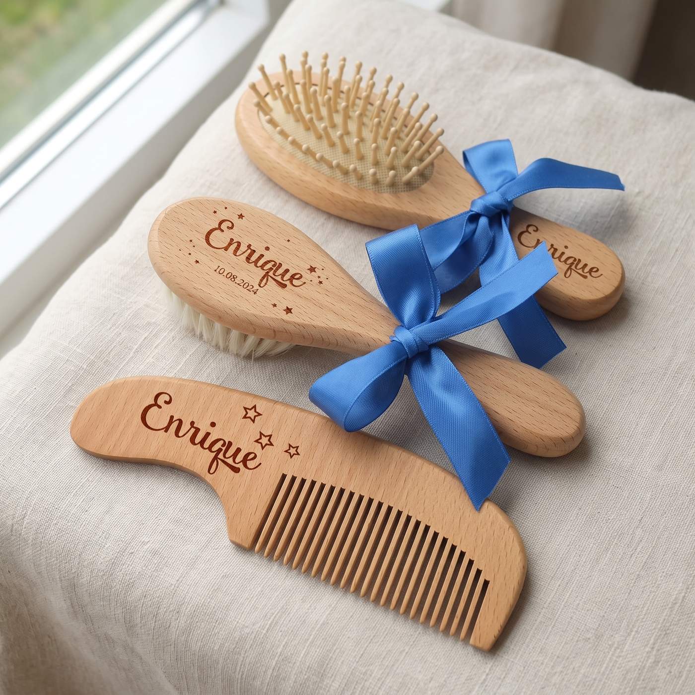 Coffret-brosse-et-peigne-bebe-en-bois-ambiance-4093