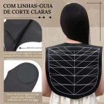 Capa de corte impermeável com padrão geométrico para salão